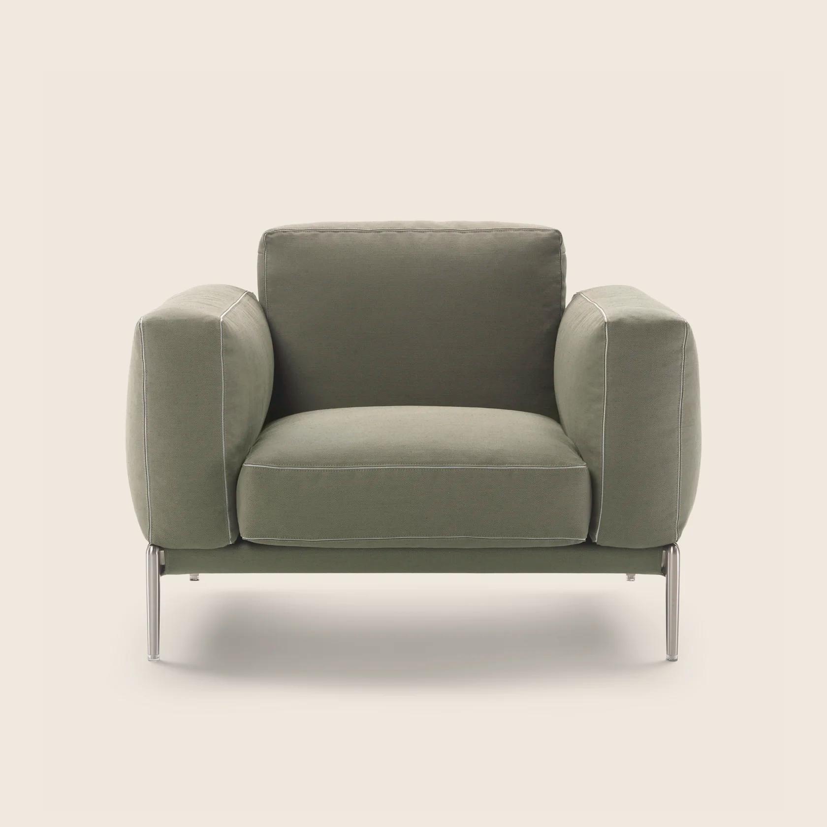 0264F1_ROMEO COMPACT_ARMCHAIR_01.png