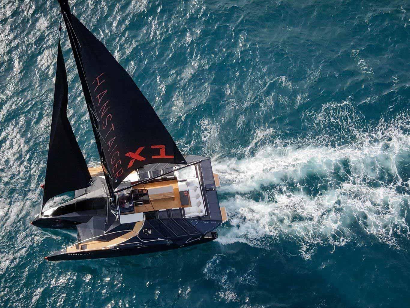 Flexform trimarano